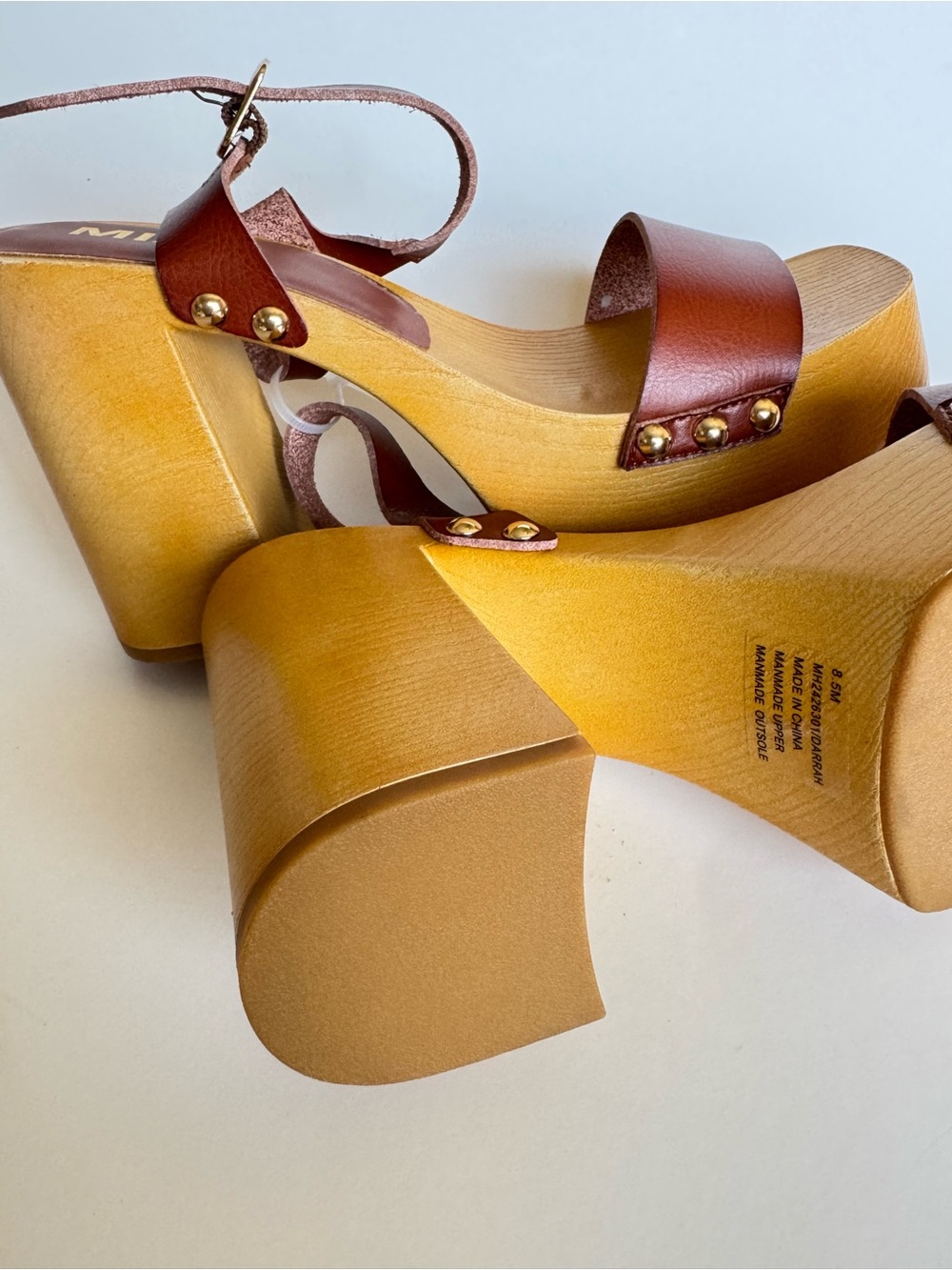 MIA Brown Leather Platform Sandals with Gold Studs super light - Picture 3 of 3